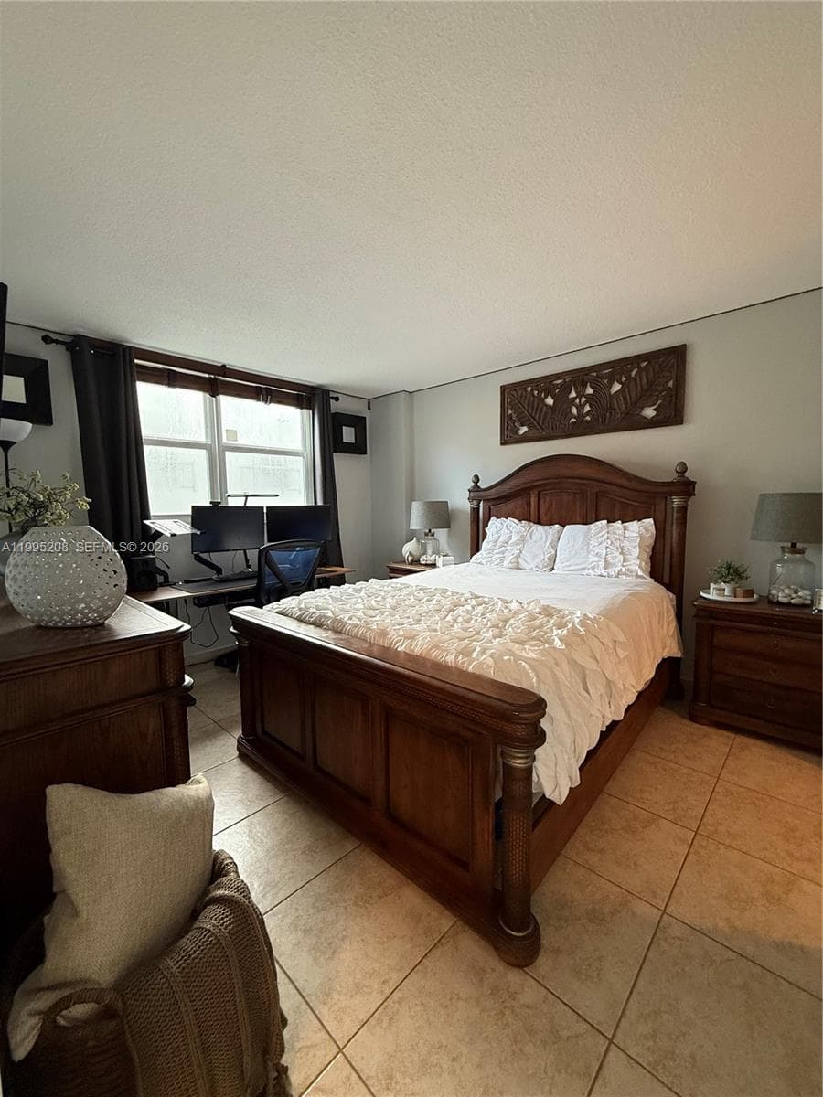 401 Ocean Dr 324 photo 17