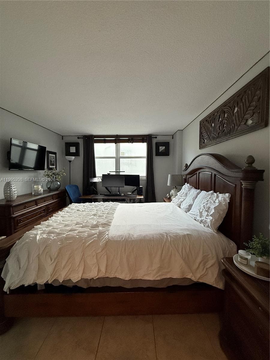 401 Ocean Dr 324 photo 24