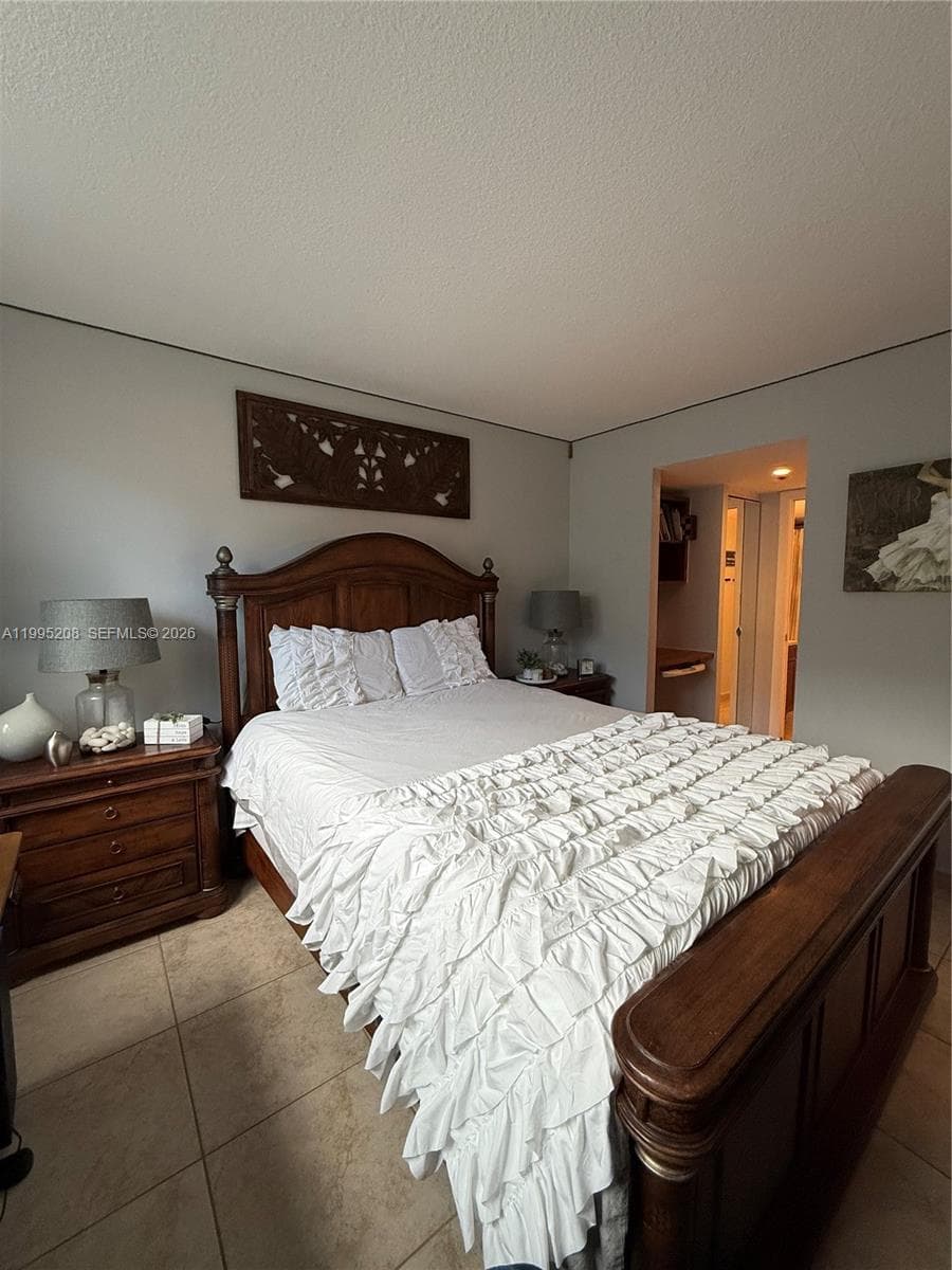 401 Ocean Dr 324 photo 18