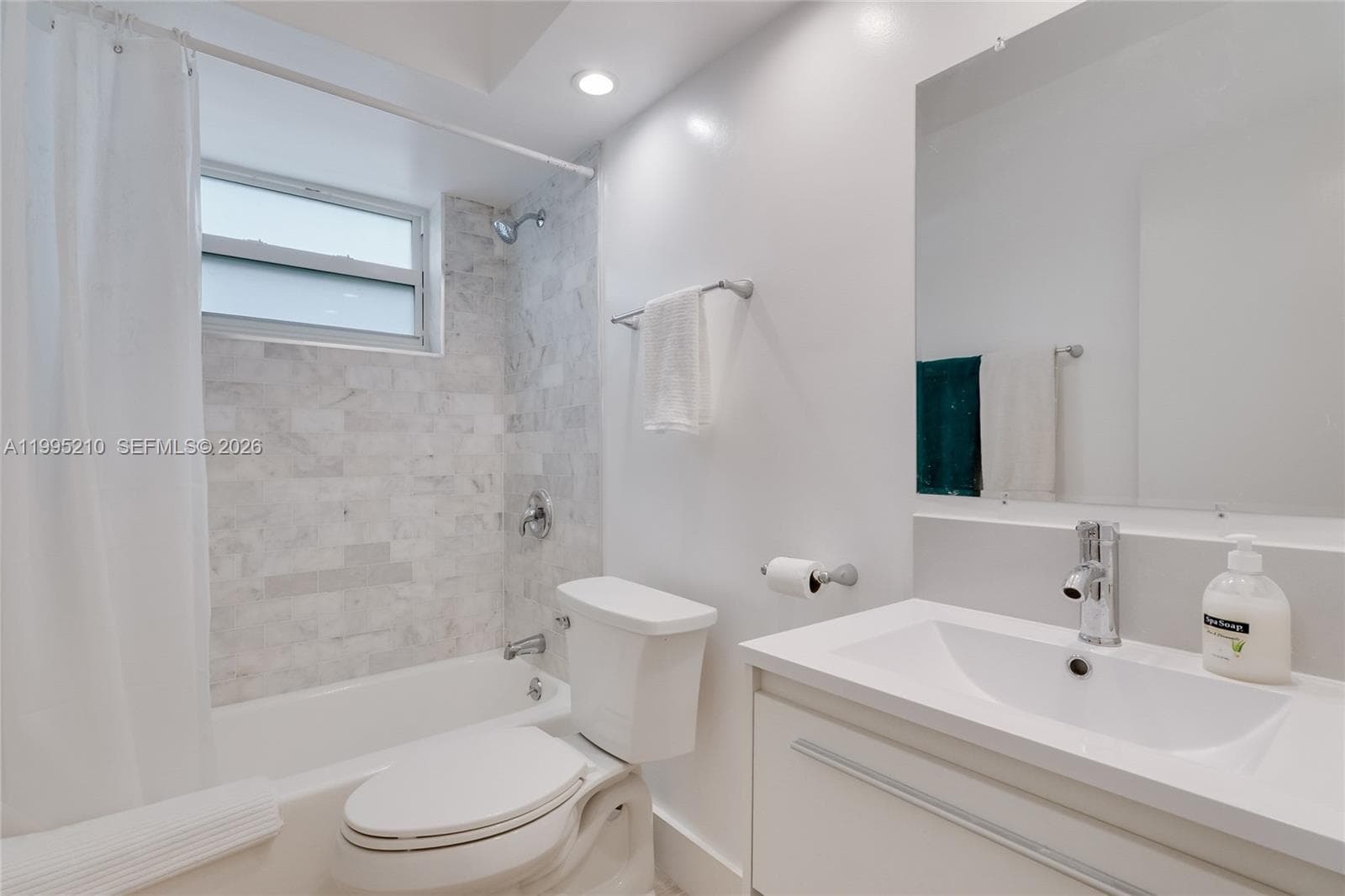 455 Paradise Isle Blvd 101 photo 7