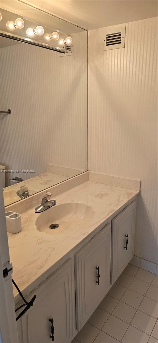 601 Three Islands Blvd 107 photo 7