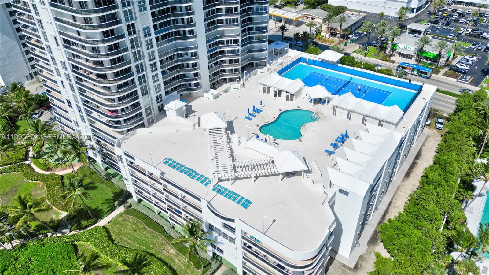 16711 Collins Ave 1004 photo 7