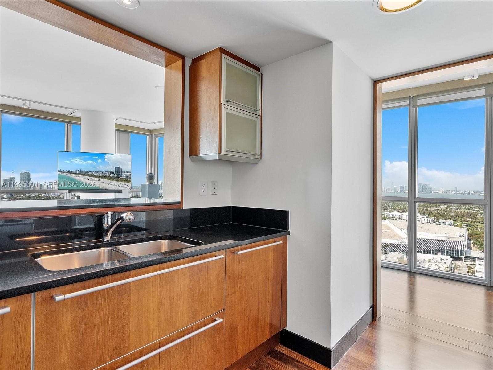 101 20th St 3302 photo 17