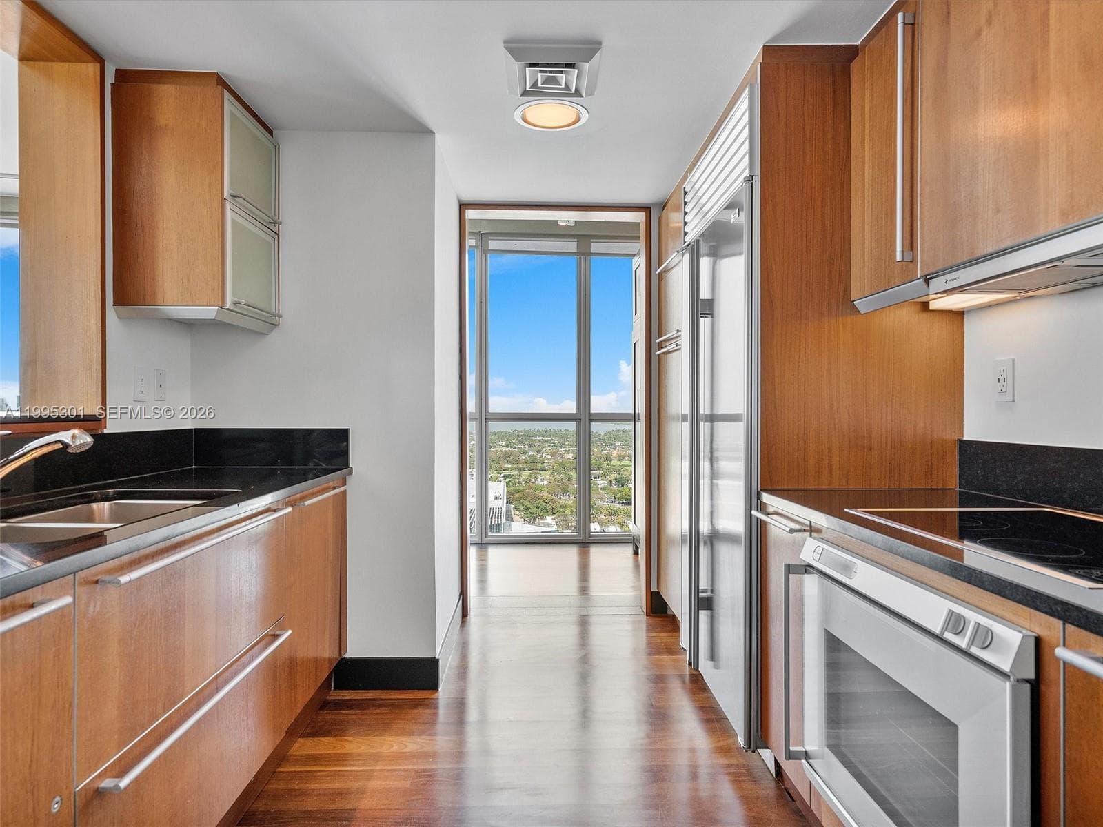 101 20th St 3302 photo 16