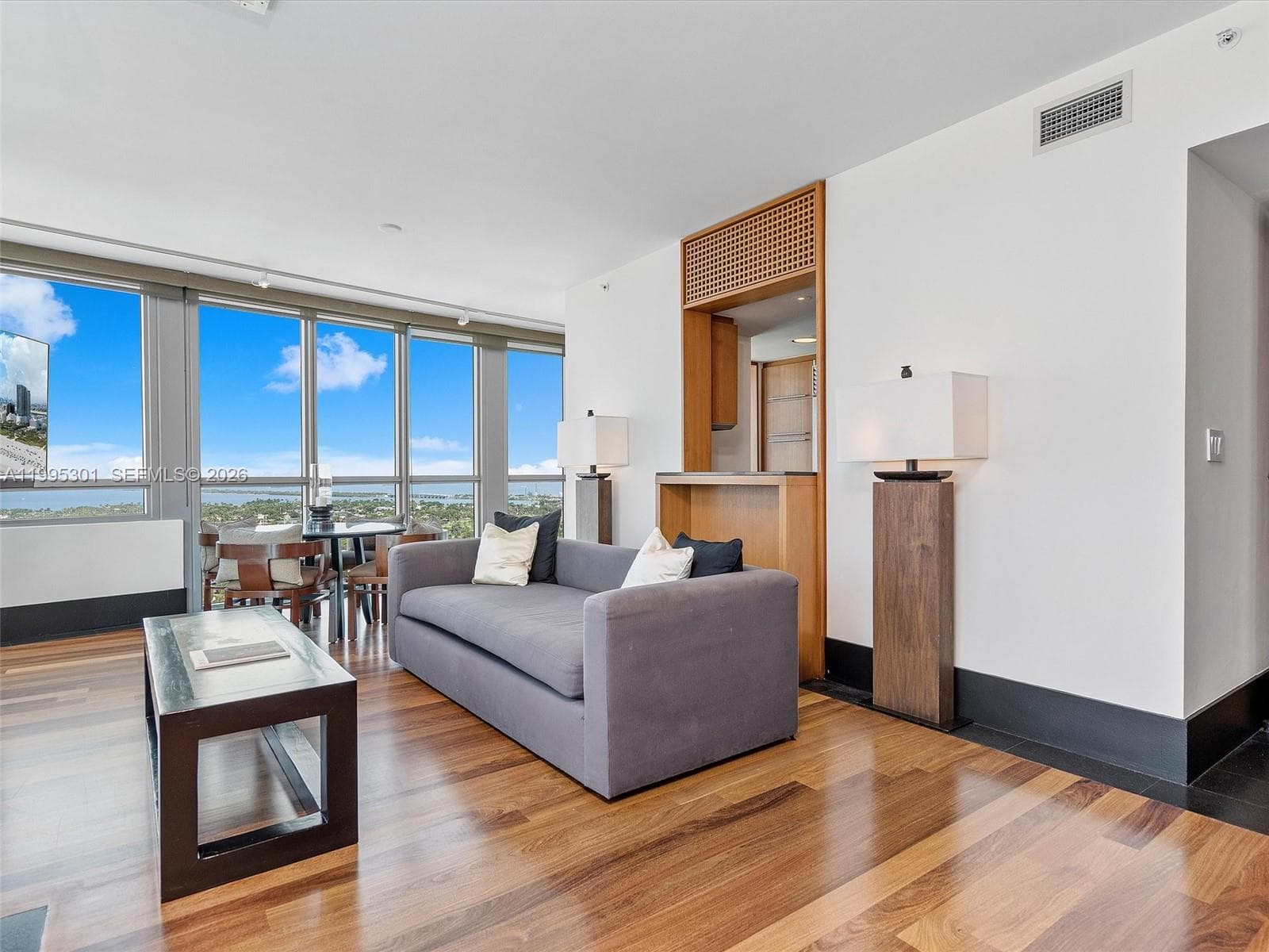 101 20th St 3302 photo 8