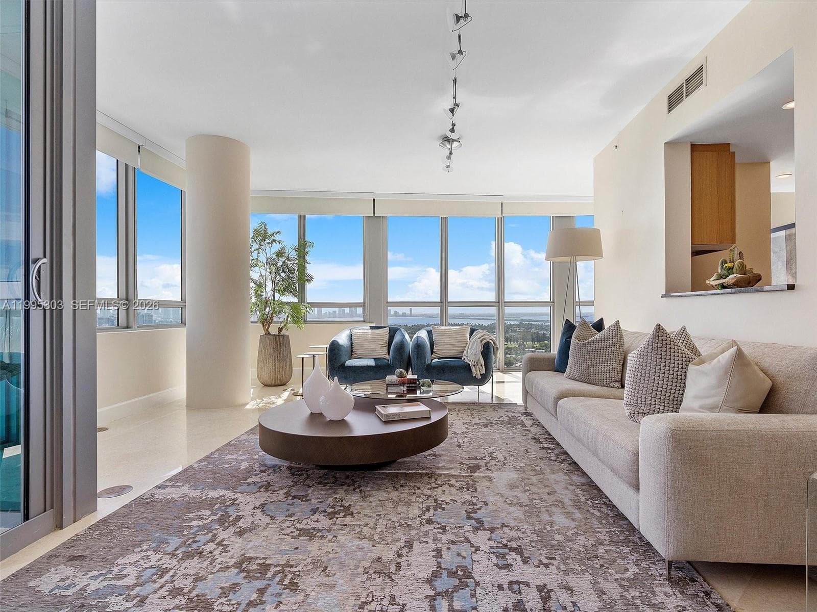 101 20th St 3002 photo 6