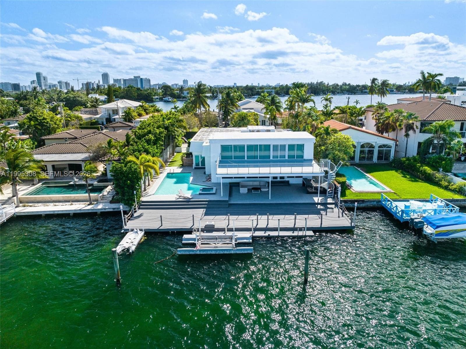 1055 Stillwater Dr photo 2