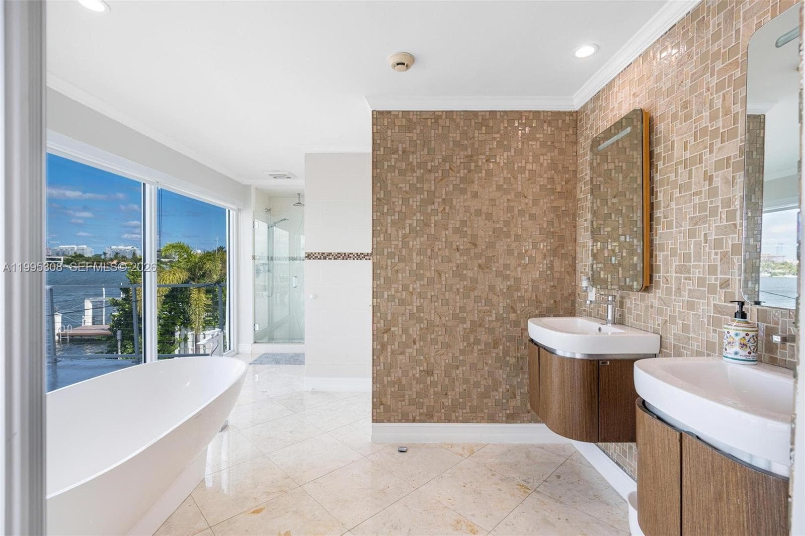 1055 Stillwater Dr photo 7