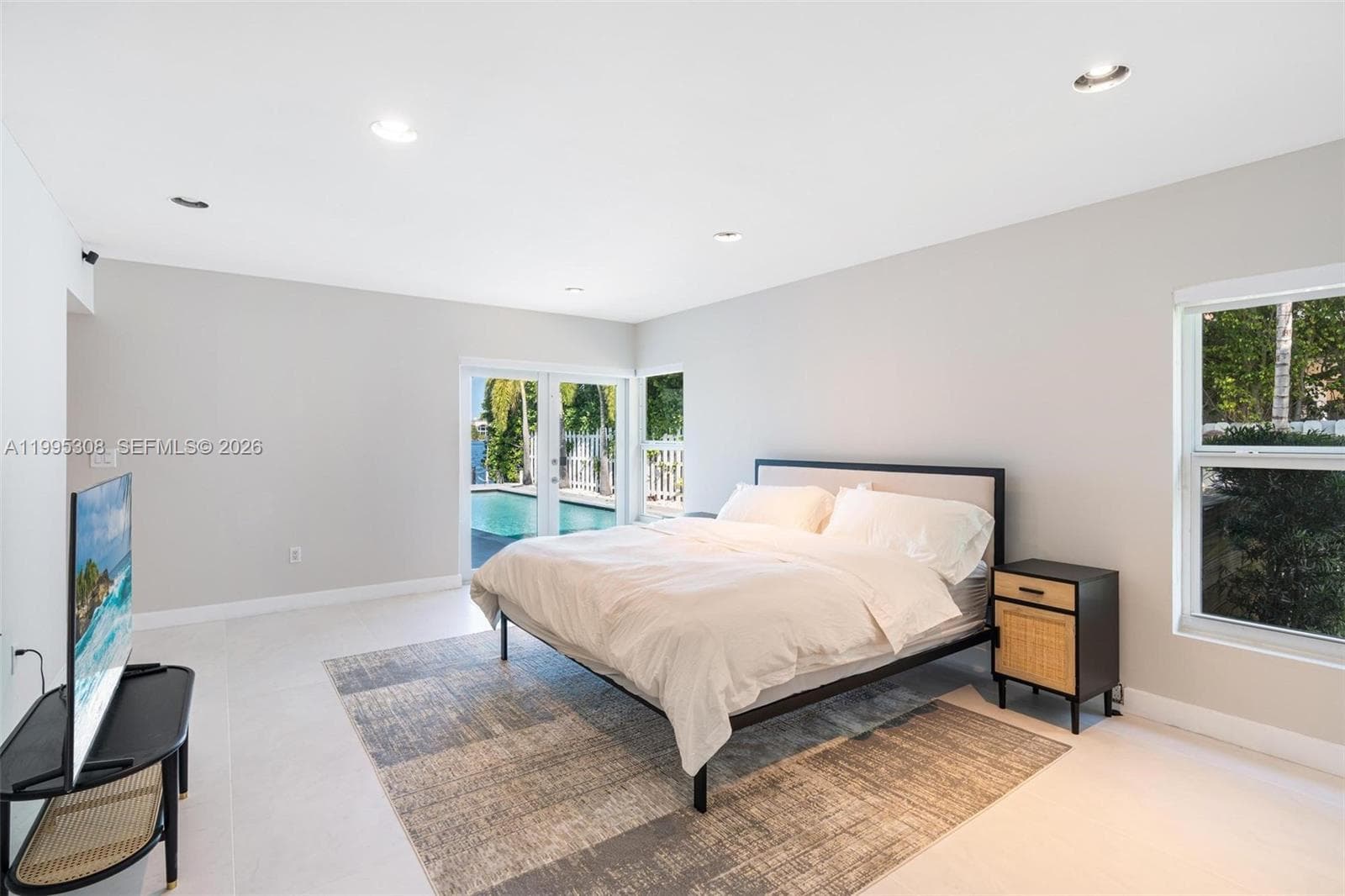 1055 Stillwater Dr photo 18