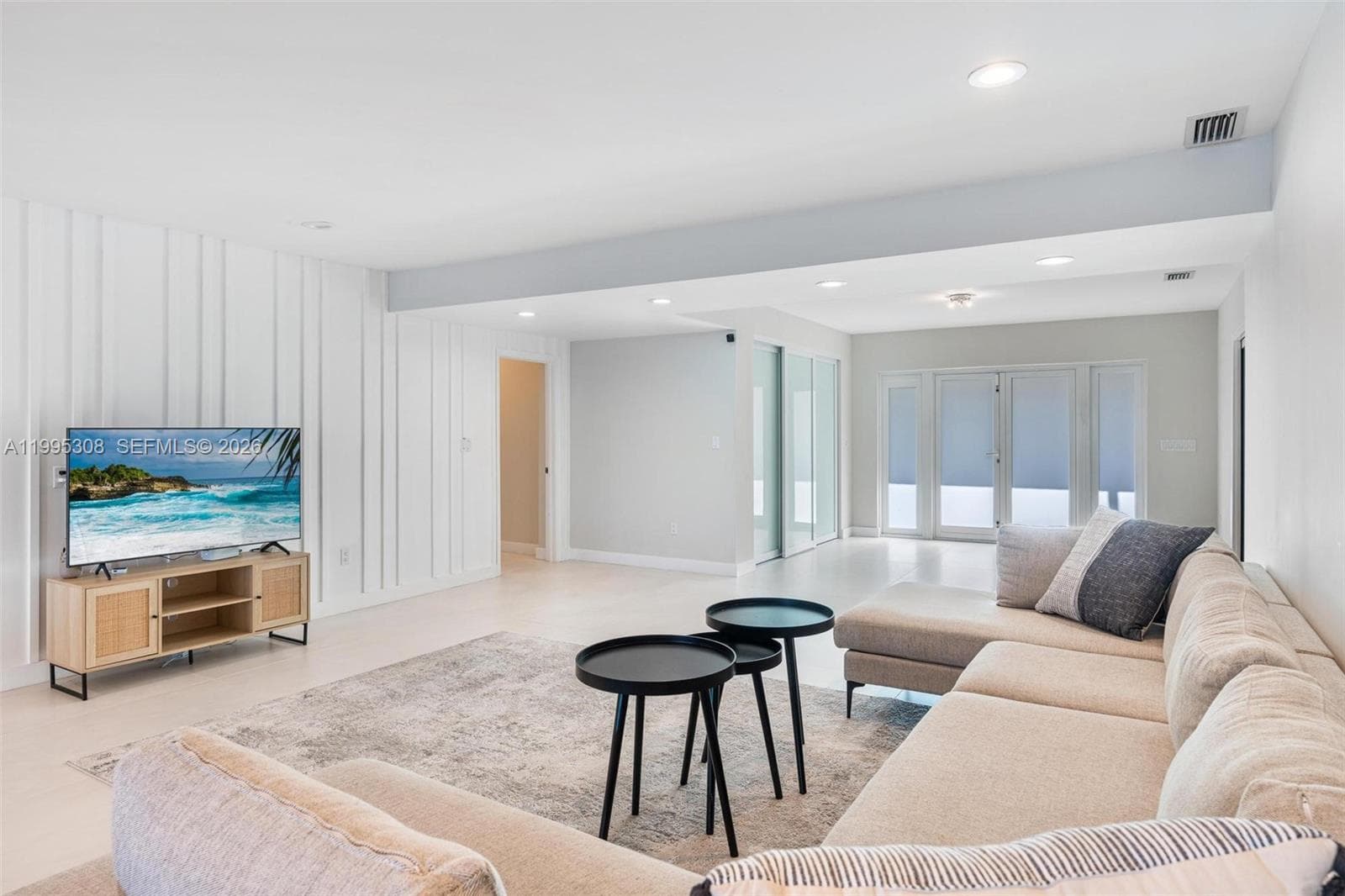 1055 Stillwater Dr photo 15