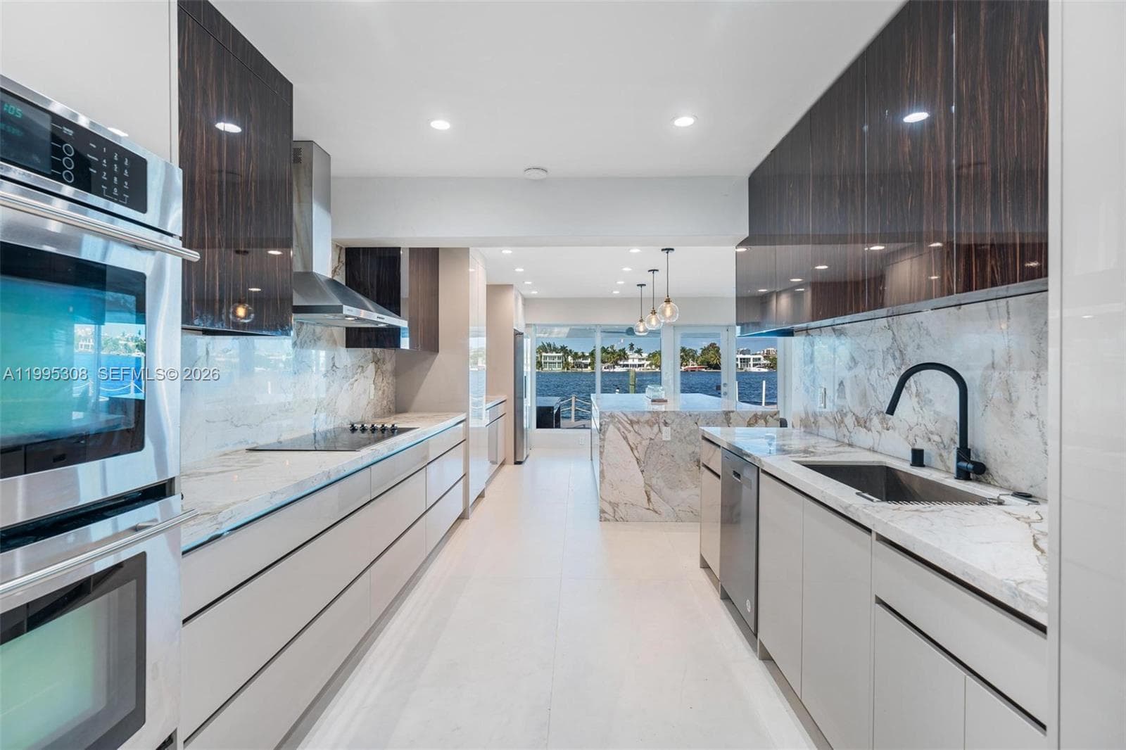 1055 Stillwater Dr photo 11