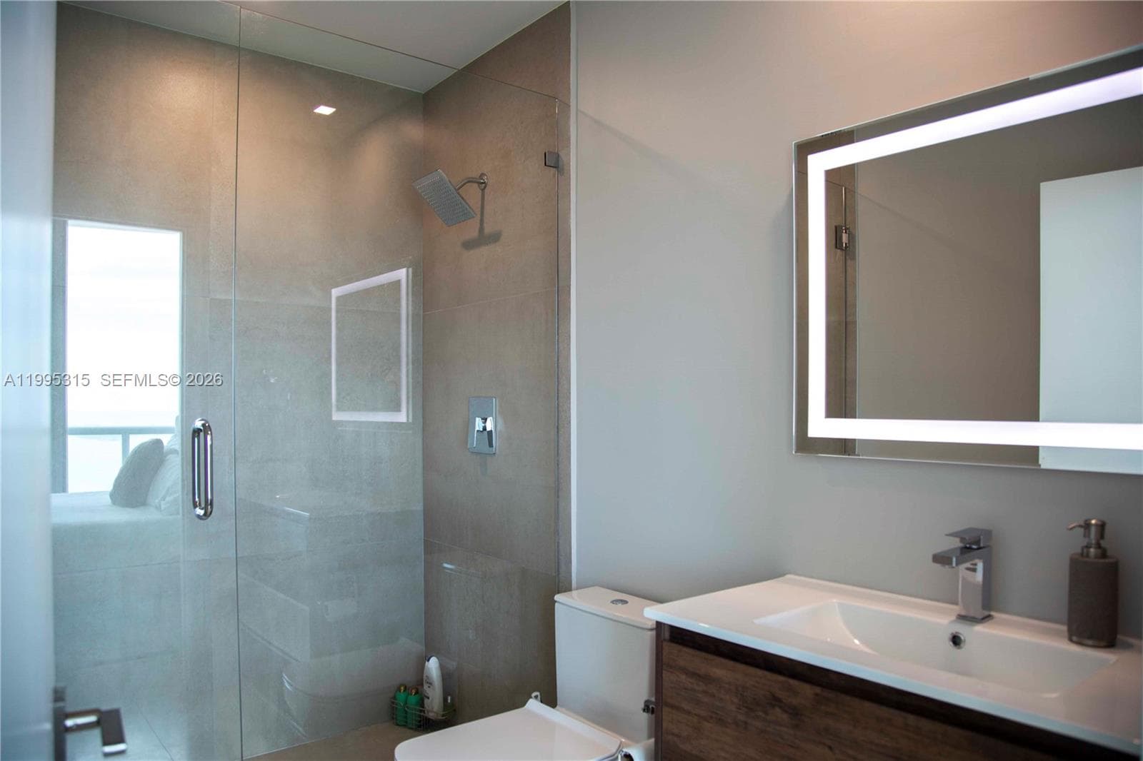 888 Biscayne Blvd 5207 photo 2