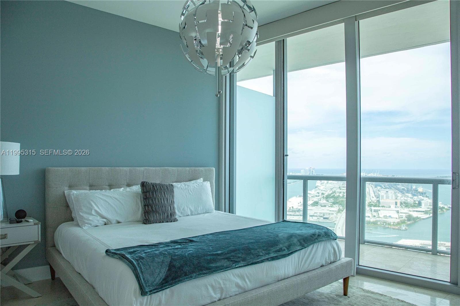 888 Biscayne Blvd 5207 photo 3