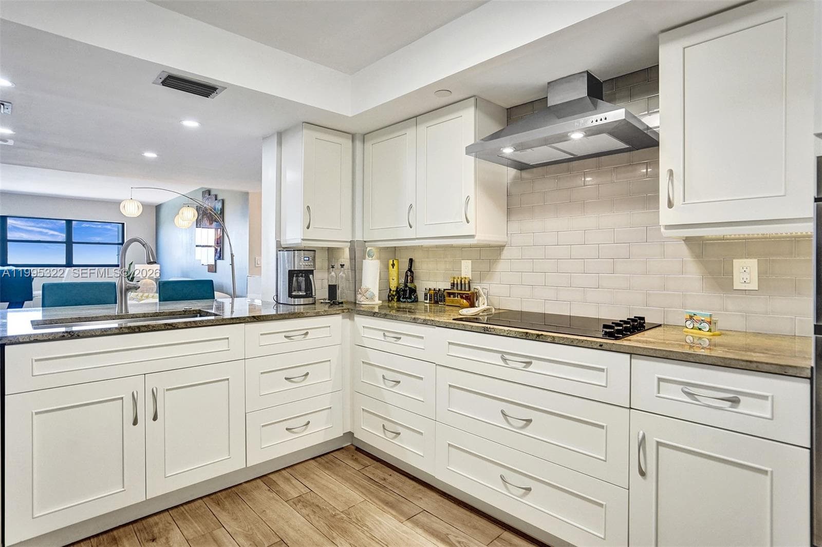 3200 Port Royale Dr N 1209 photo 7