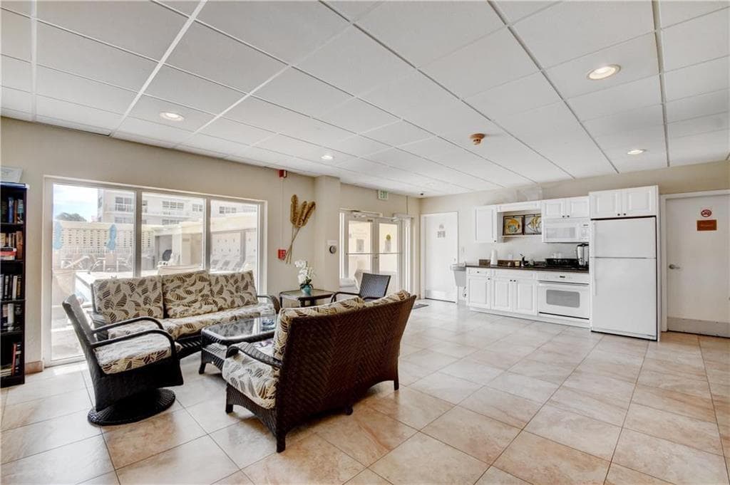 133 N Pompano Beach Boulevard 108 photo 25