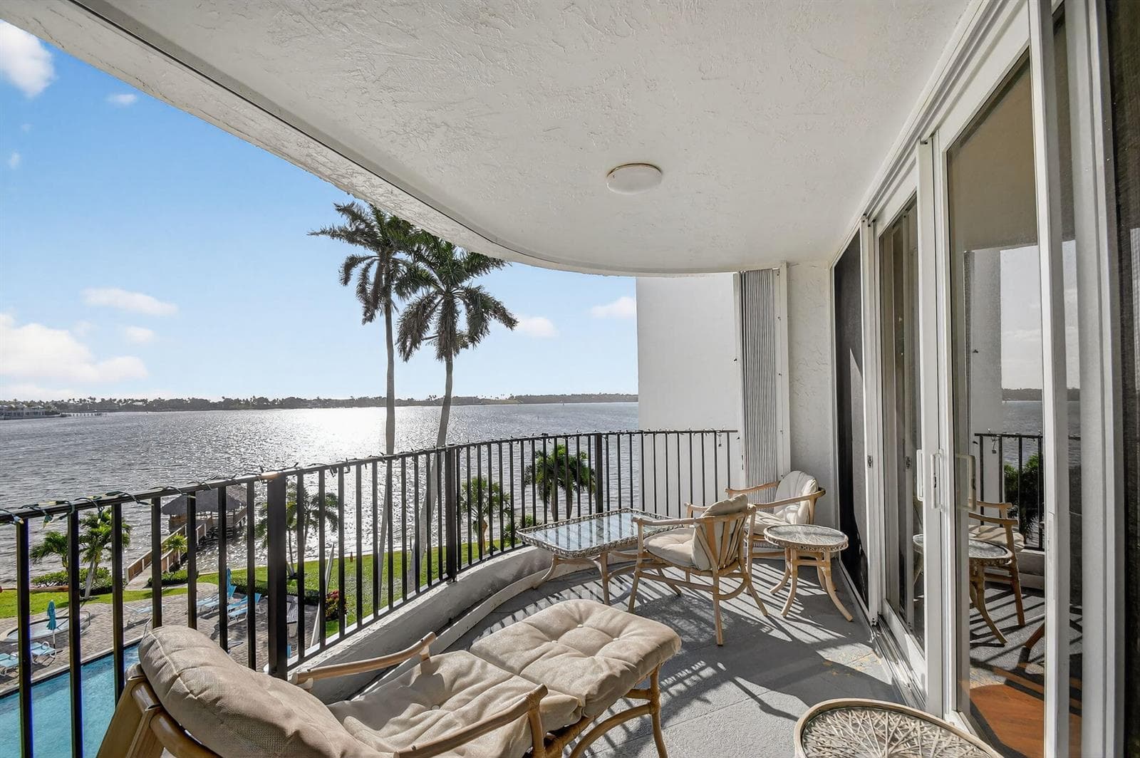 8200 Lakeshore Drive 507 photo 6