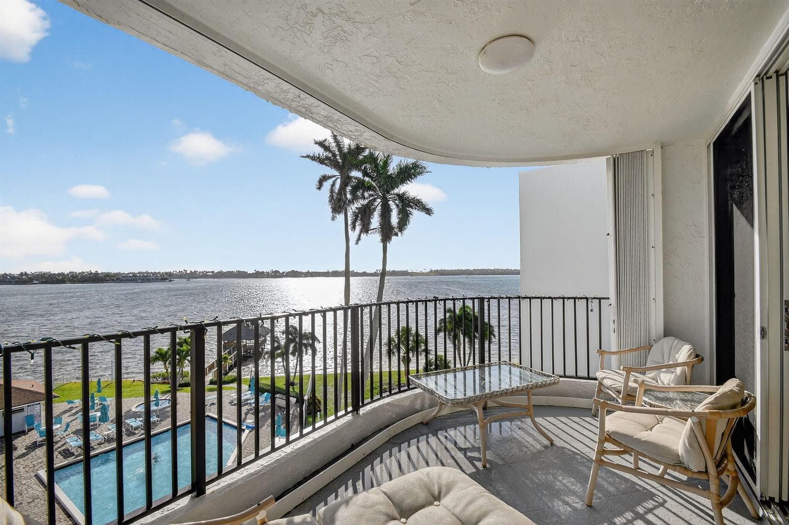 8200 Lakeshore Drive 507 photo 3