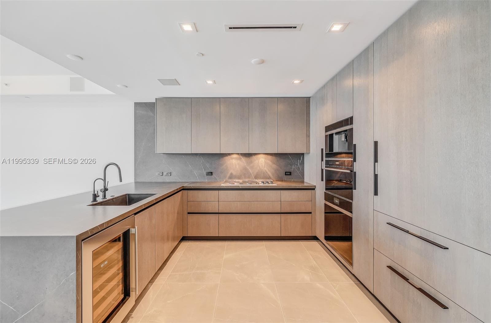 1116 Ocean Blvd 806 photo 17