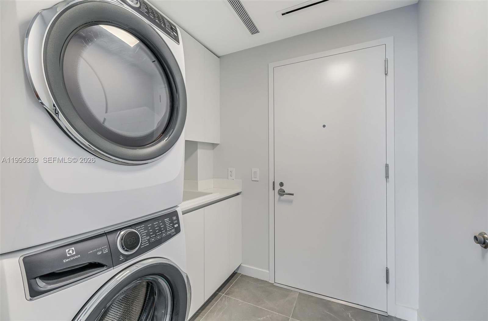 1116 Ocean Blvd 806 photo 19