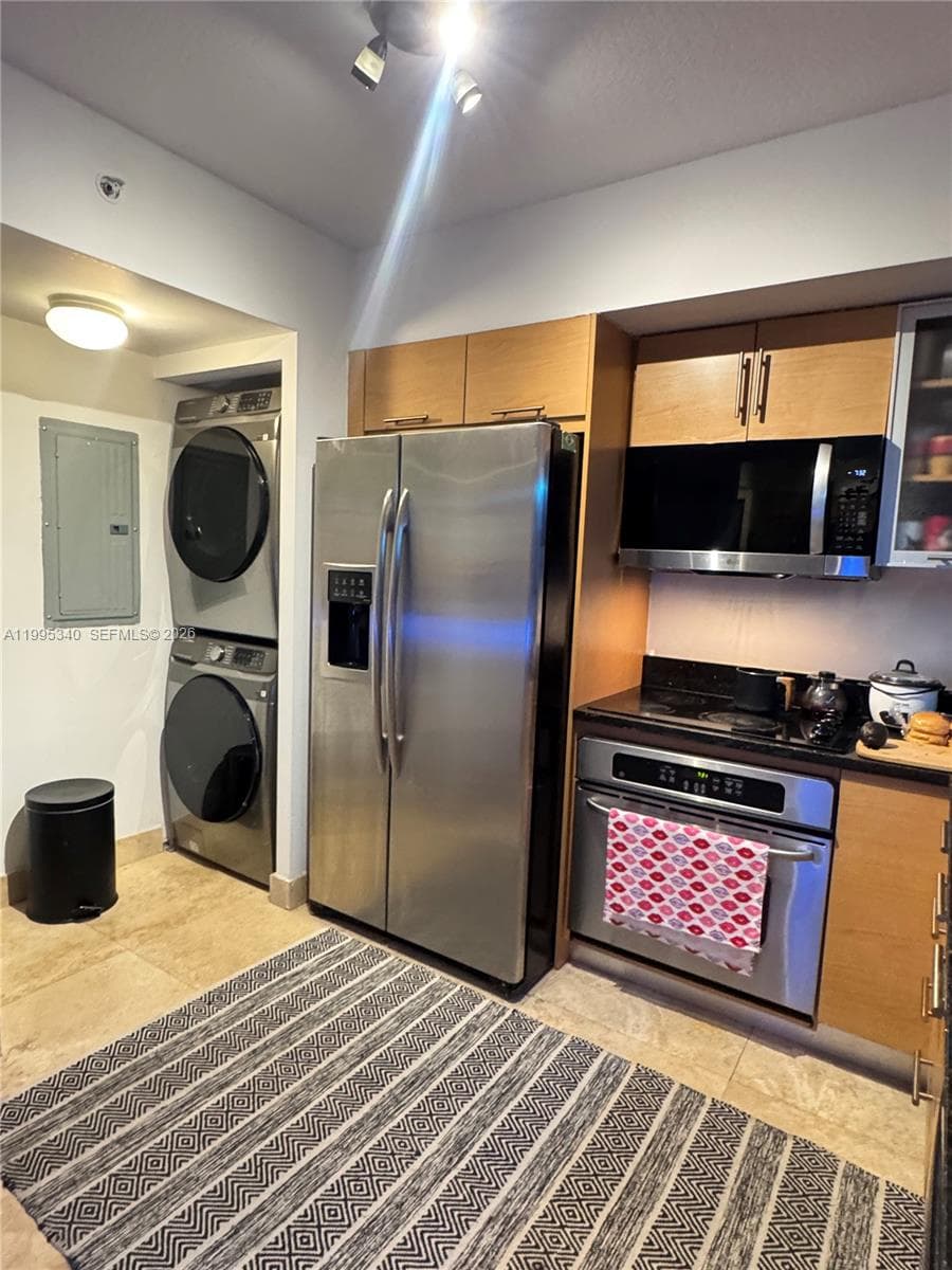 31 5th St 1402 photo 2