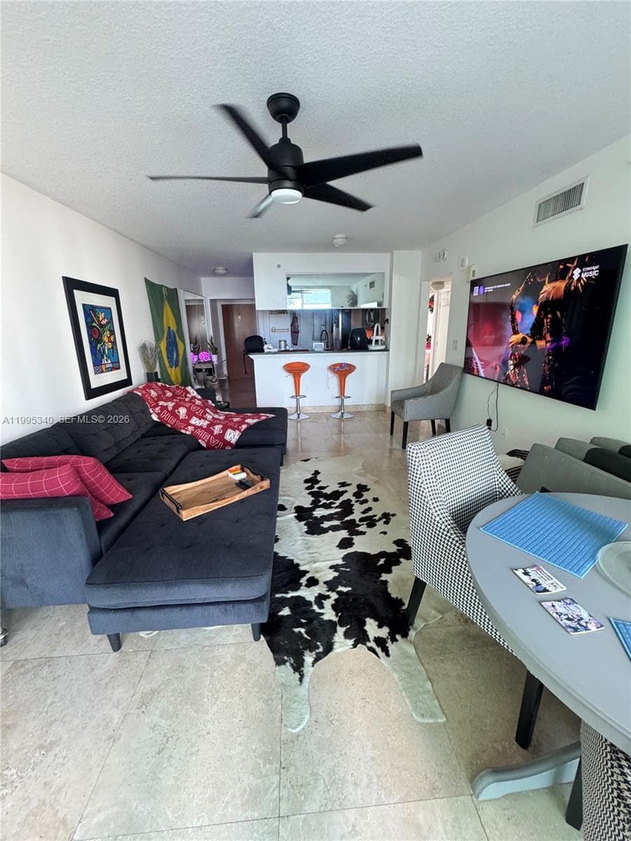 31 5th St 1402 photo 4