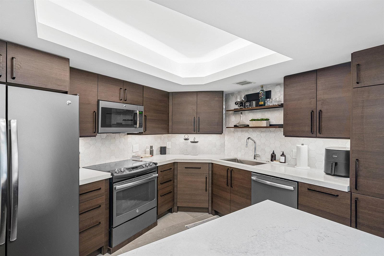 1000 Lowry Street 5d photo 10