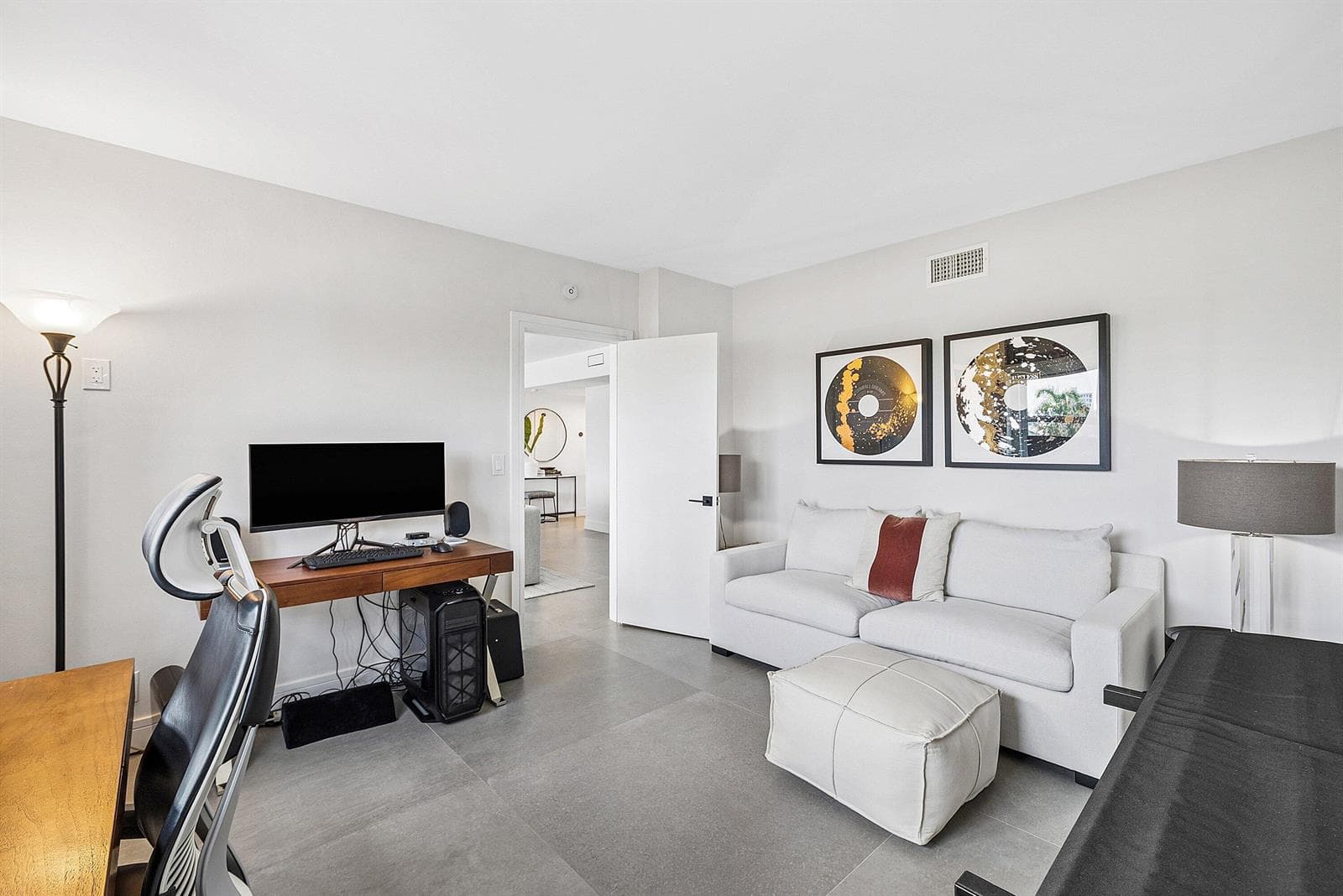1000 Lowry Street 5d photo 18