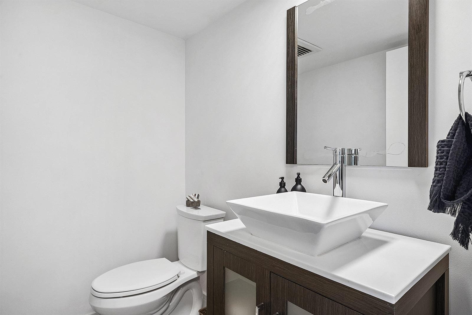 1000 Lowry Street 5d photo 21