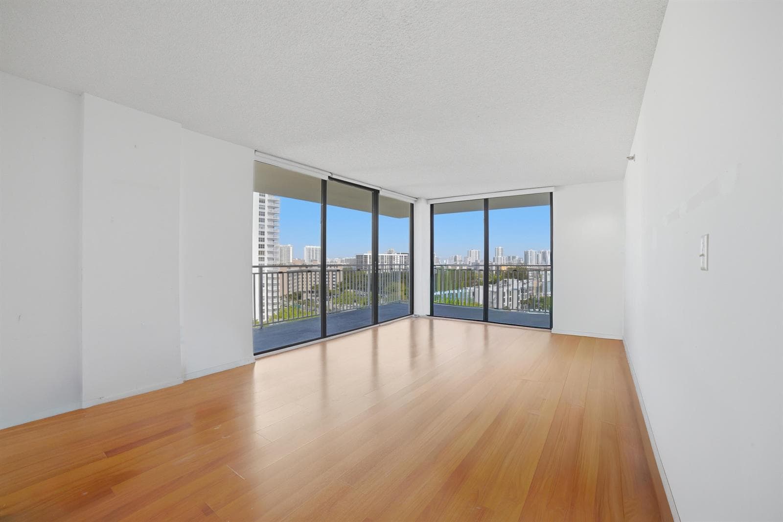 210 174th Street 1110 photo 22