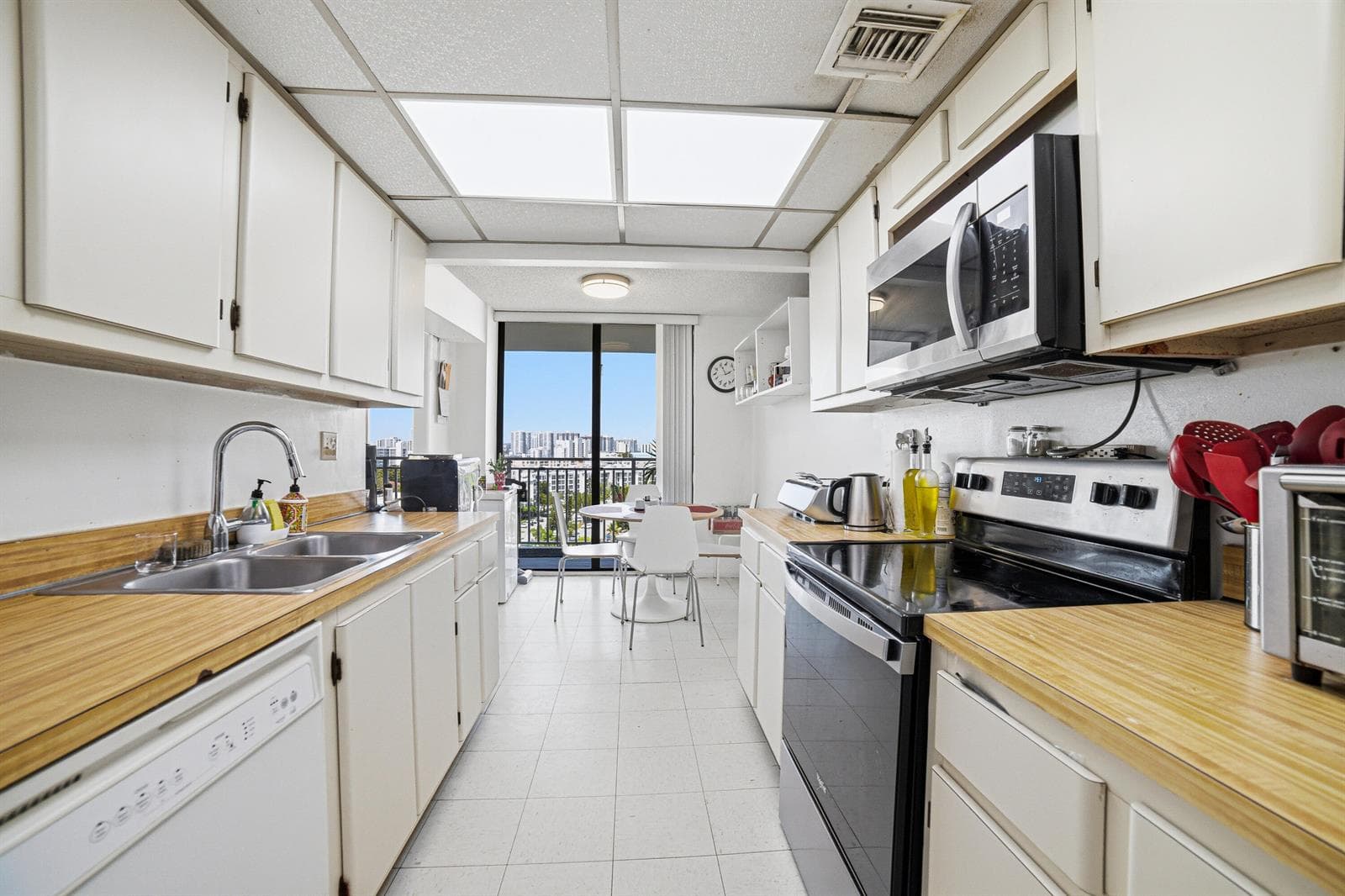210 174th Street 1110 photo 15