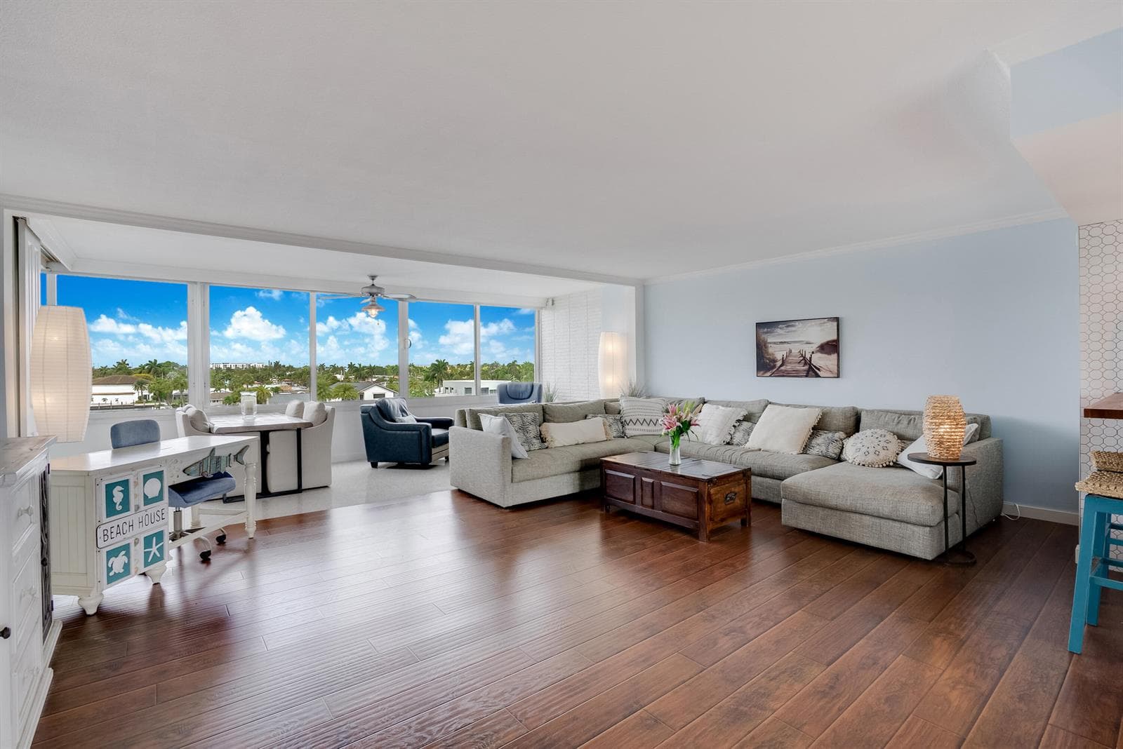 201 N Riverside Drive 402 photo 10