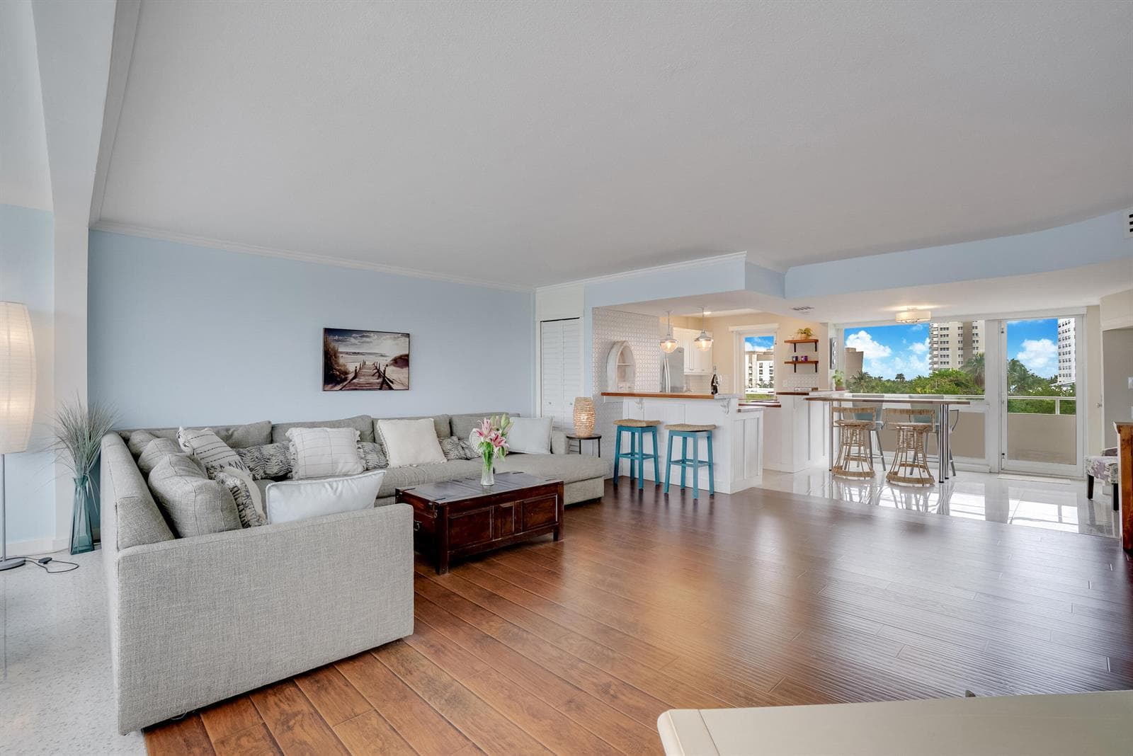 201 N Riverside Drive 402 photo 19