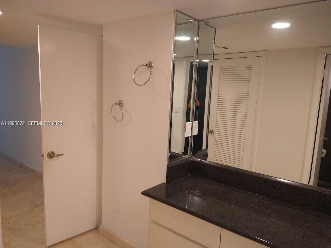 6039 Collins Ave 407 photo 6