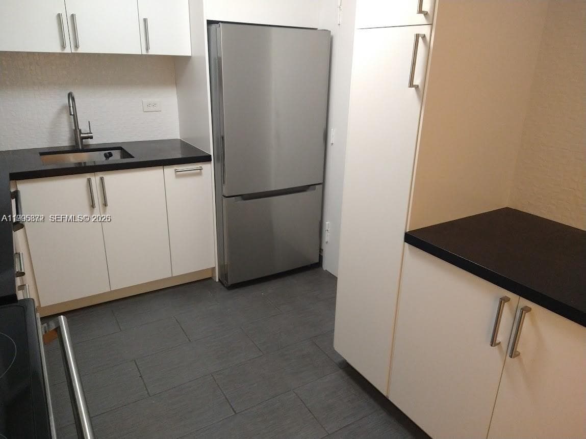 6039 Collins Ave 407 photo 16