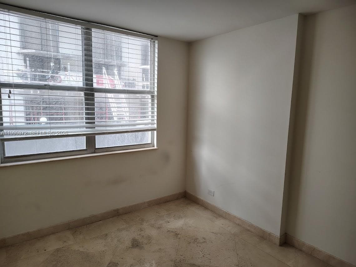 6039 Collins Ave 407 photo 9