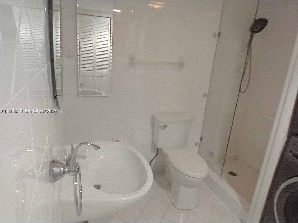 6039 Collins Ave 407 photo 10