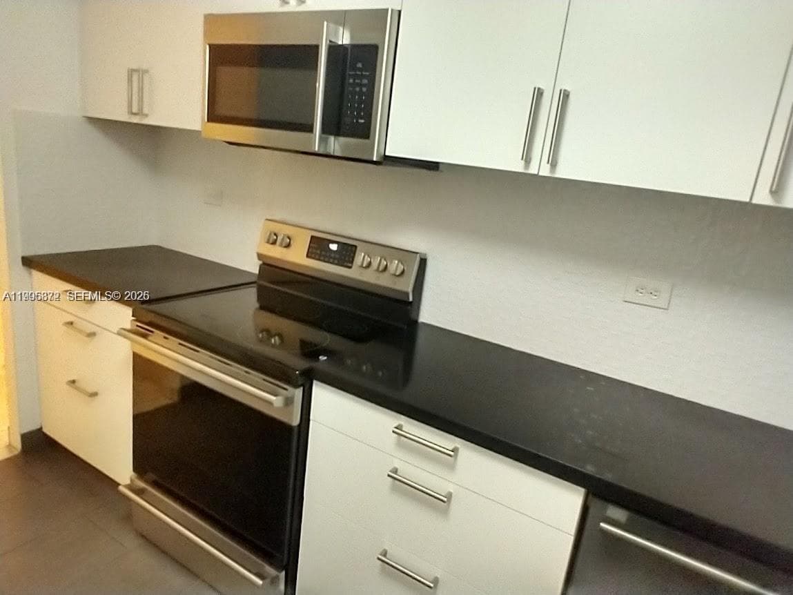 6039 Collins Ave 407 photo 14