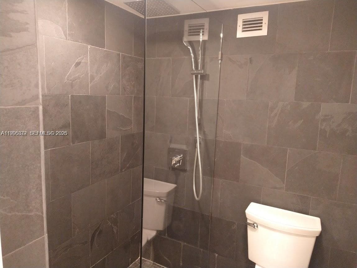 6039 Collins Ave 407 photo 8