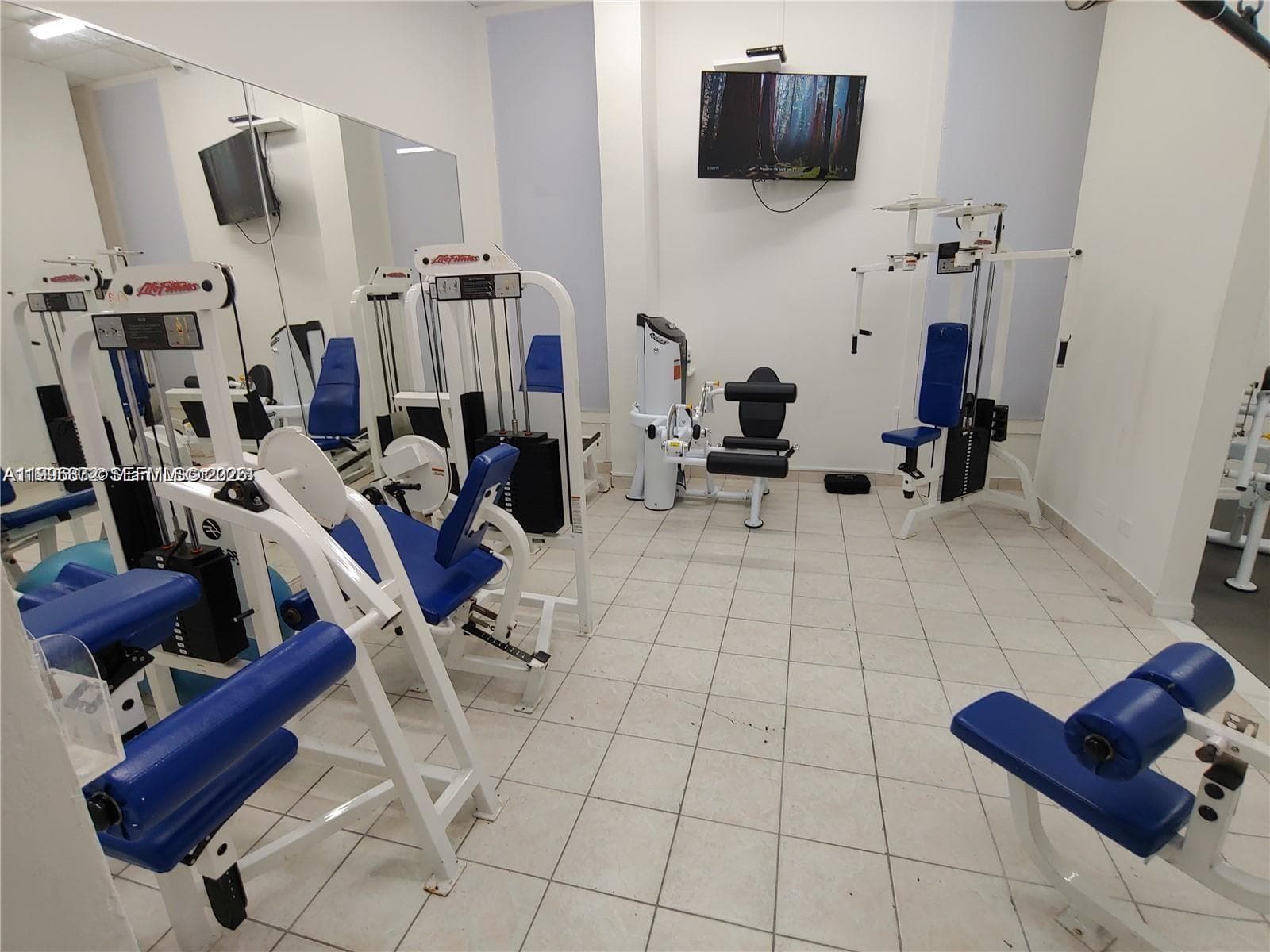 6039 Collins Ave 407 photo 21