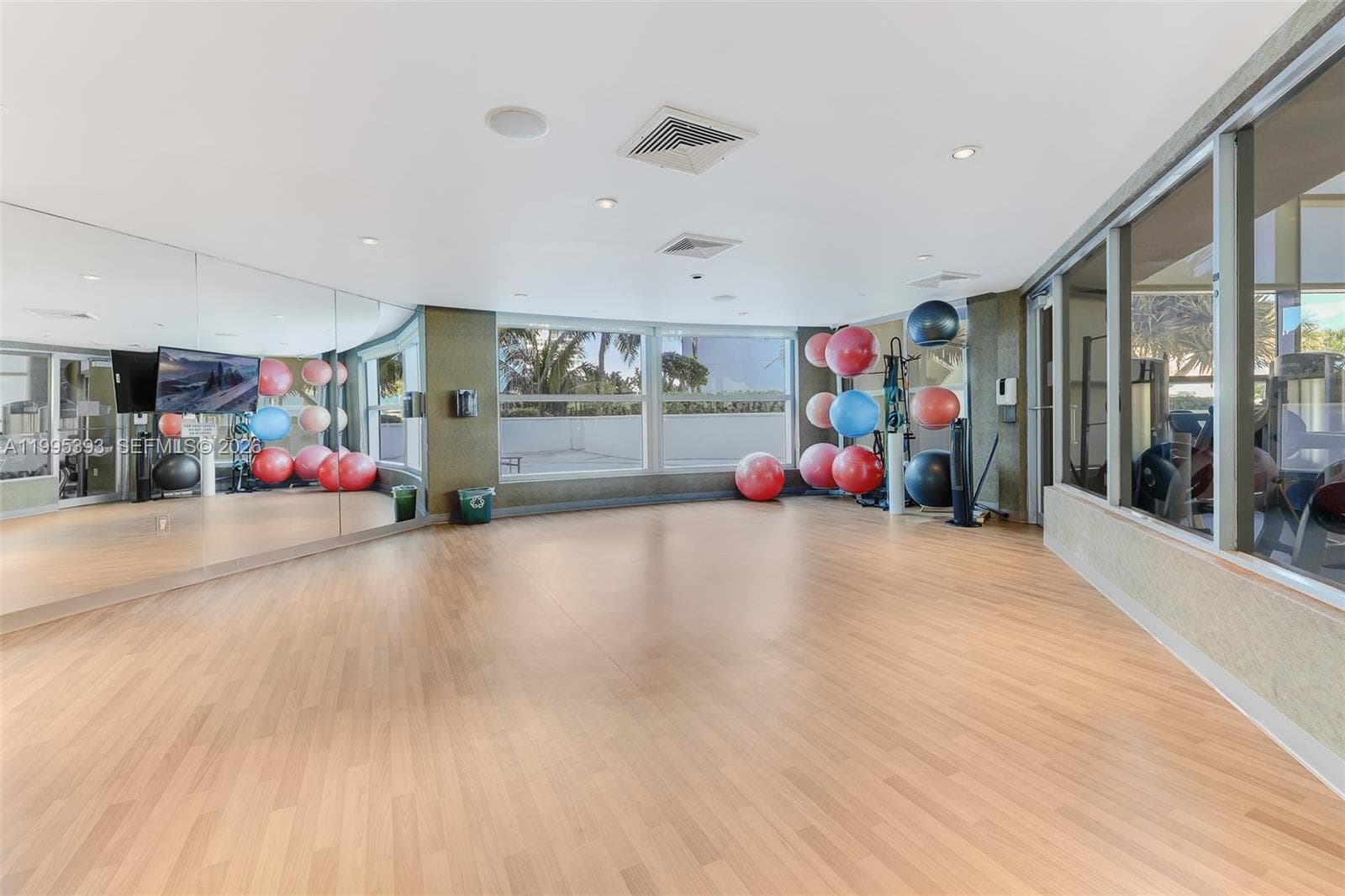 3101 Ocean Dr 1904 photo 22