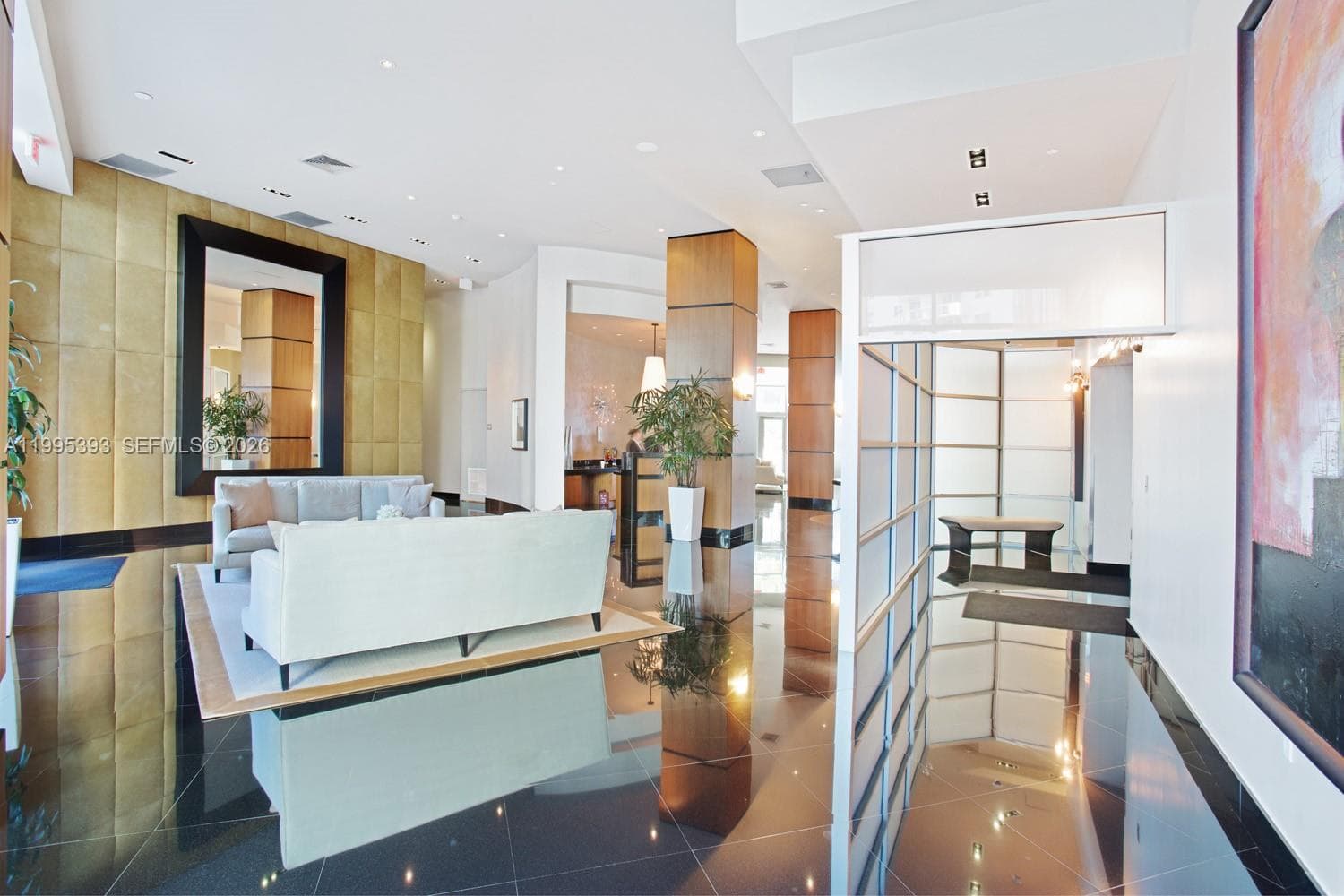 3101 Ocean Dr 1904 photo 3