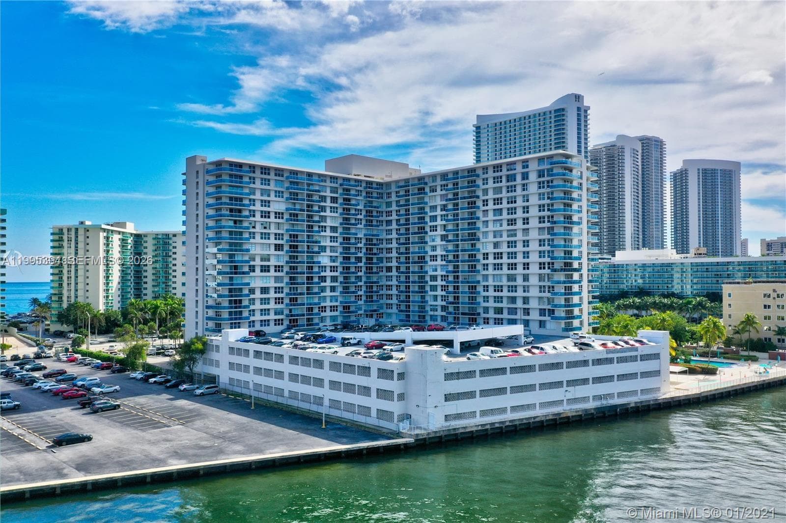 3800 Ocean Dr 902 photo 6