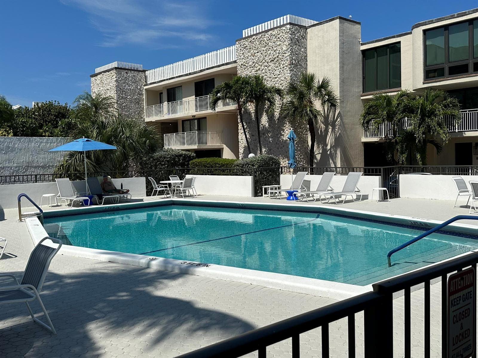 2175 S Ocean Boulevard 103 photo 2