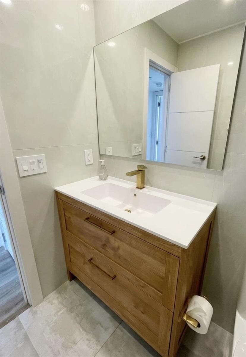 95 N Birch Road 605 photo 10