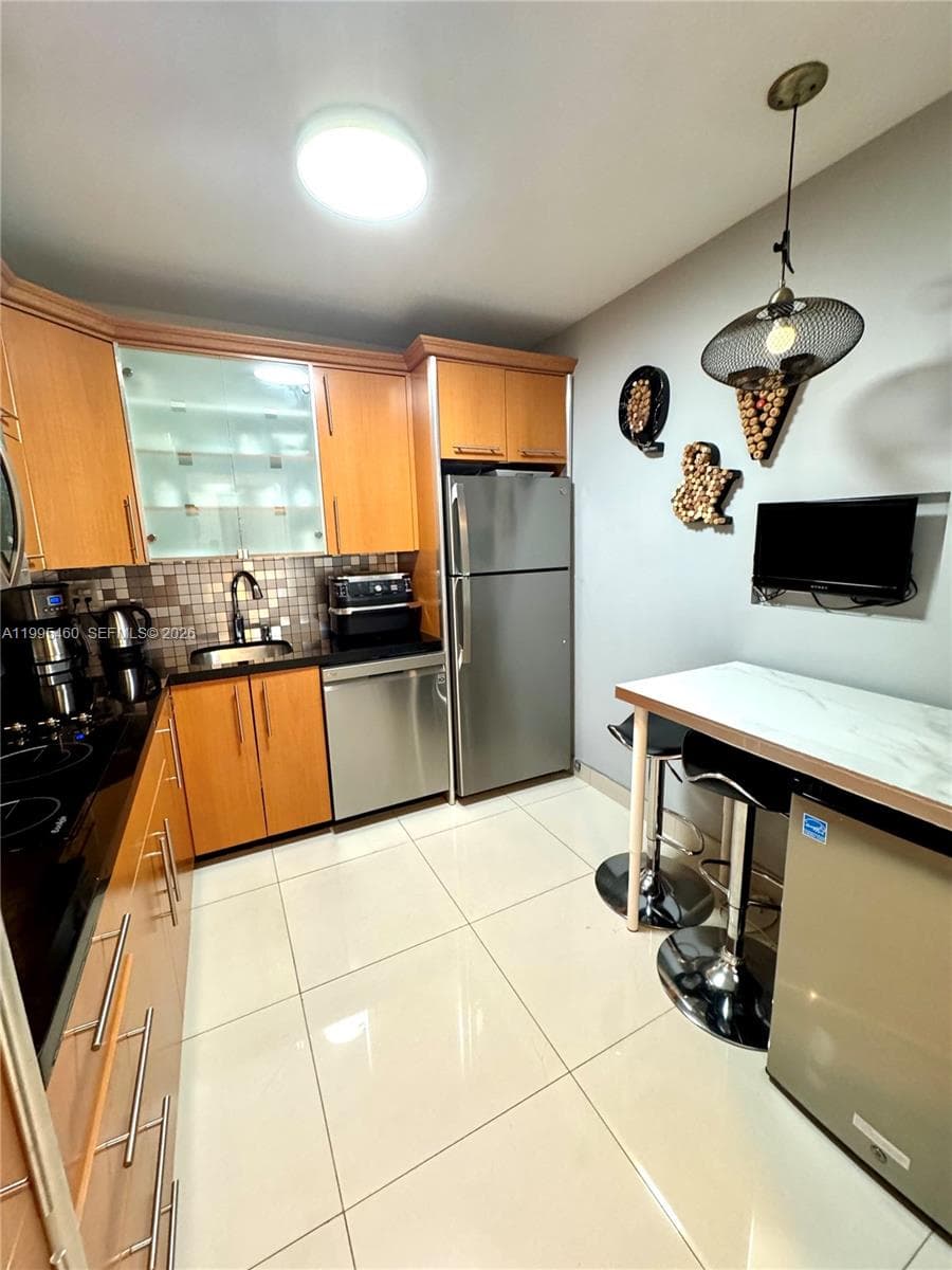 3725 S Ocean Dr 1221 photo 10