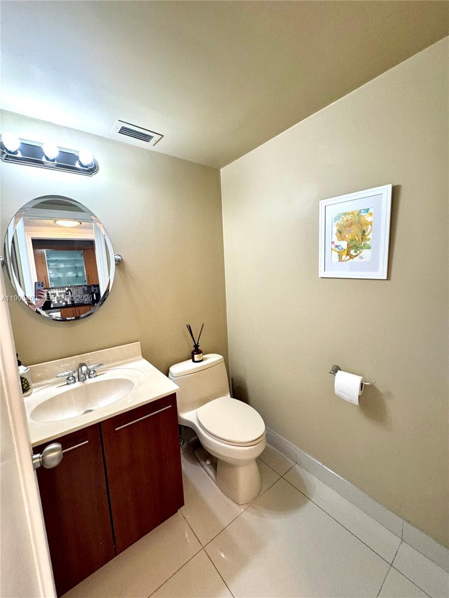 3725 S Ocean Dr 1221 photo 8