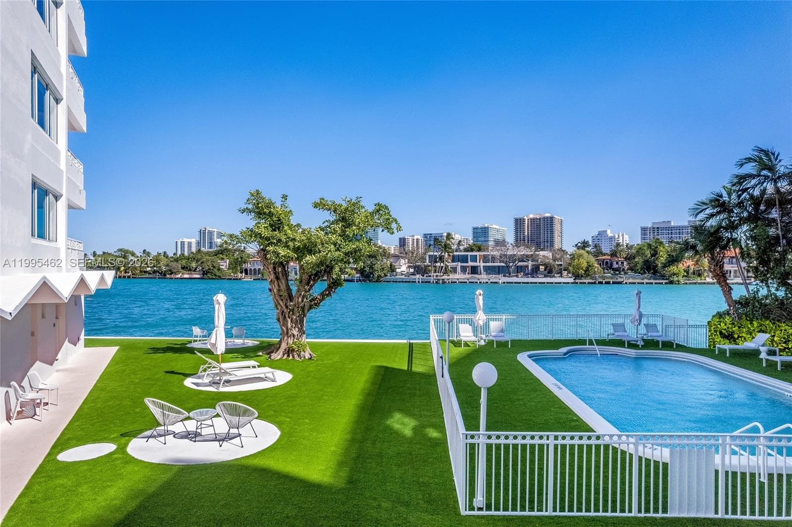 9881 E Bay Harbor Dr 504 photo 6
