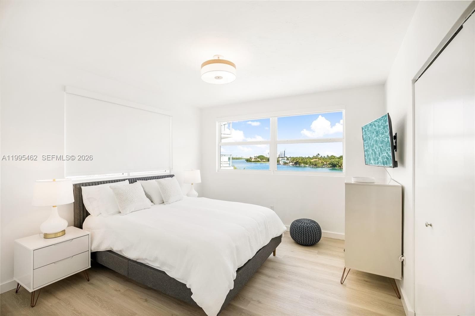 9881 E Bay Harbor Dr 504 photo 4