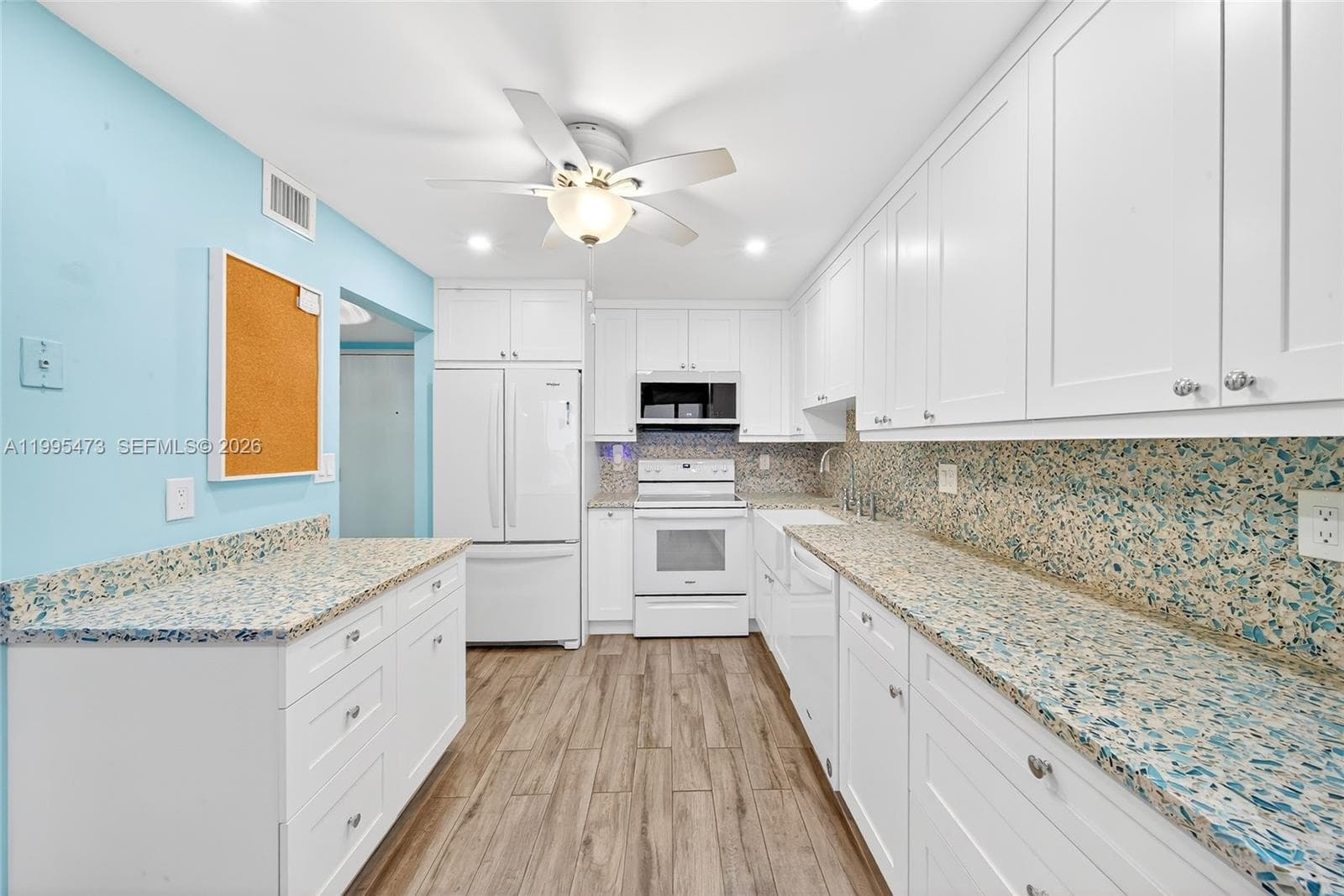 2301 Ocean Dr 2302 photo 12