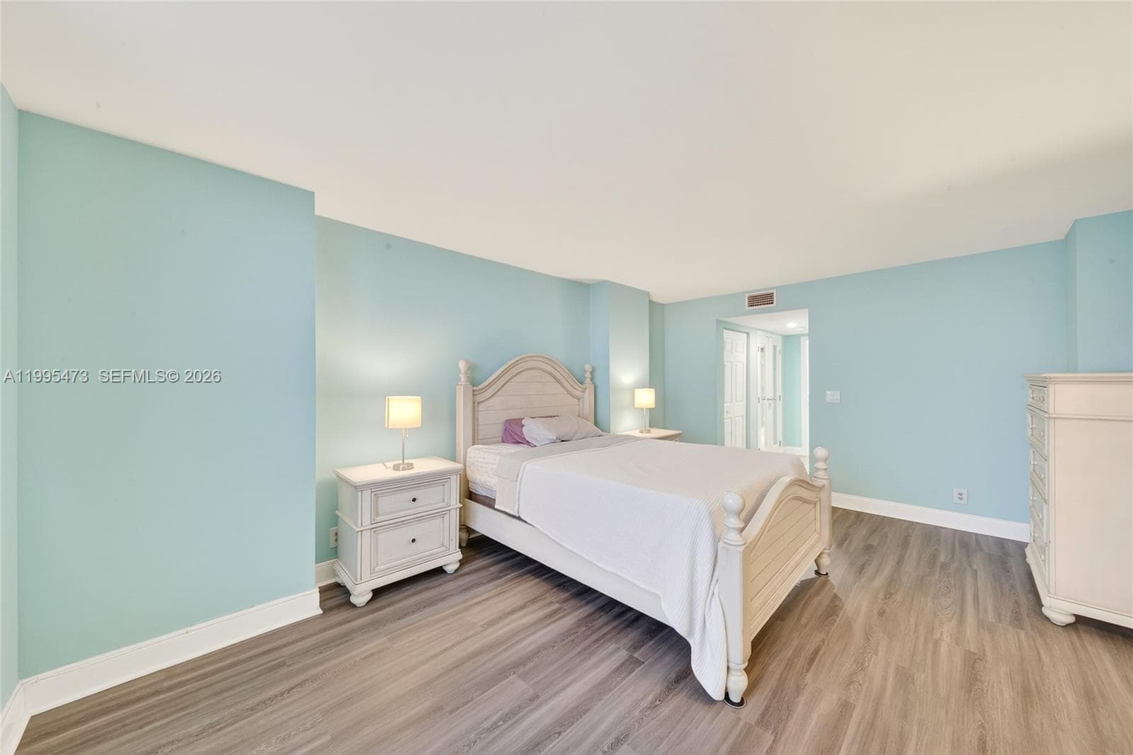 2301 Ocean Dr 2302 photo 20